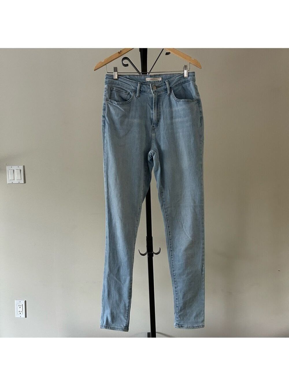 LEVI’S High Rise Skinny Blue Women's Jeans, Size 30.